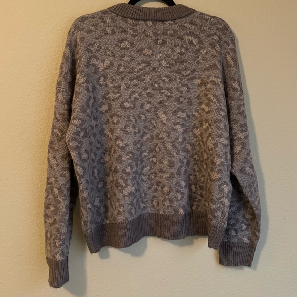 Aerie crewneck leopard print sweater - Picture 3 of 3